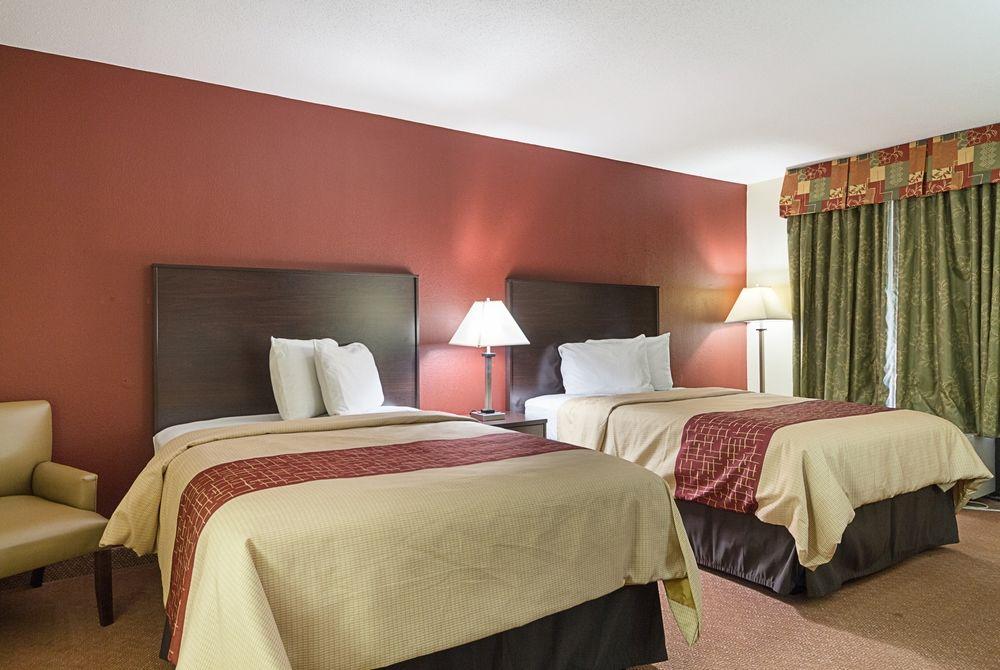 Red Roof Inn Plus+ Dallas - Addison Dış mekan fotoğraf