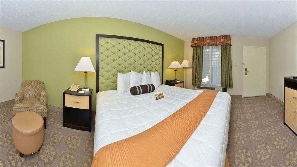 Red Roof Inn Plus+ Dallas - Addison Dış mekan fotoğraf