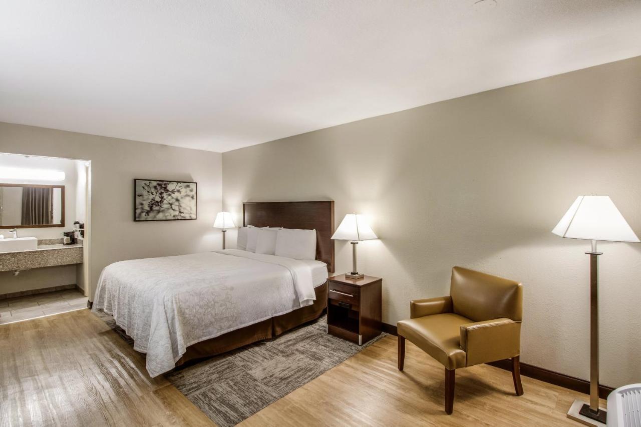 Red Roof Inn Plus+ Dallas - Addison Dış mekan fotoğraf