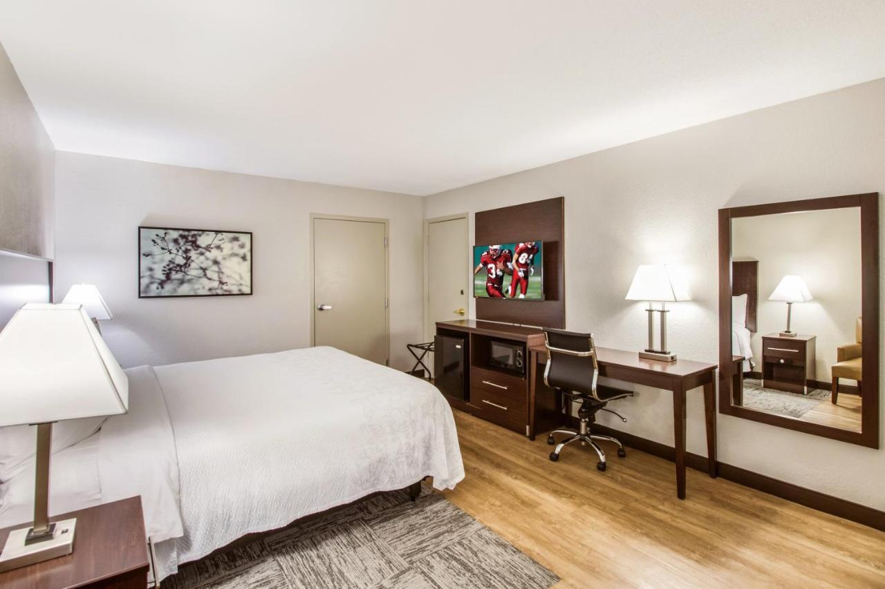 Red Roof Inn Plus+ Dallas - Addison Dış mekan fotoğraf