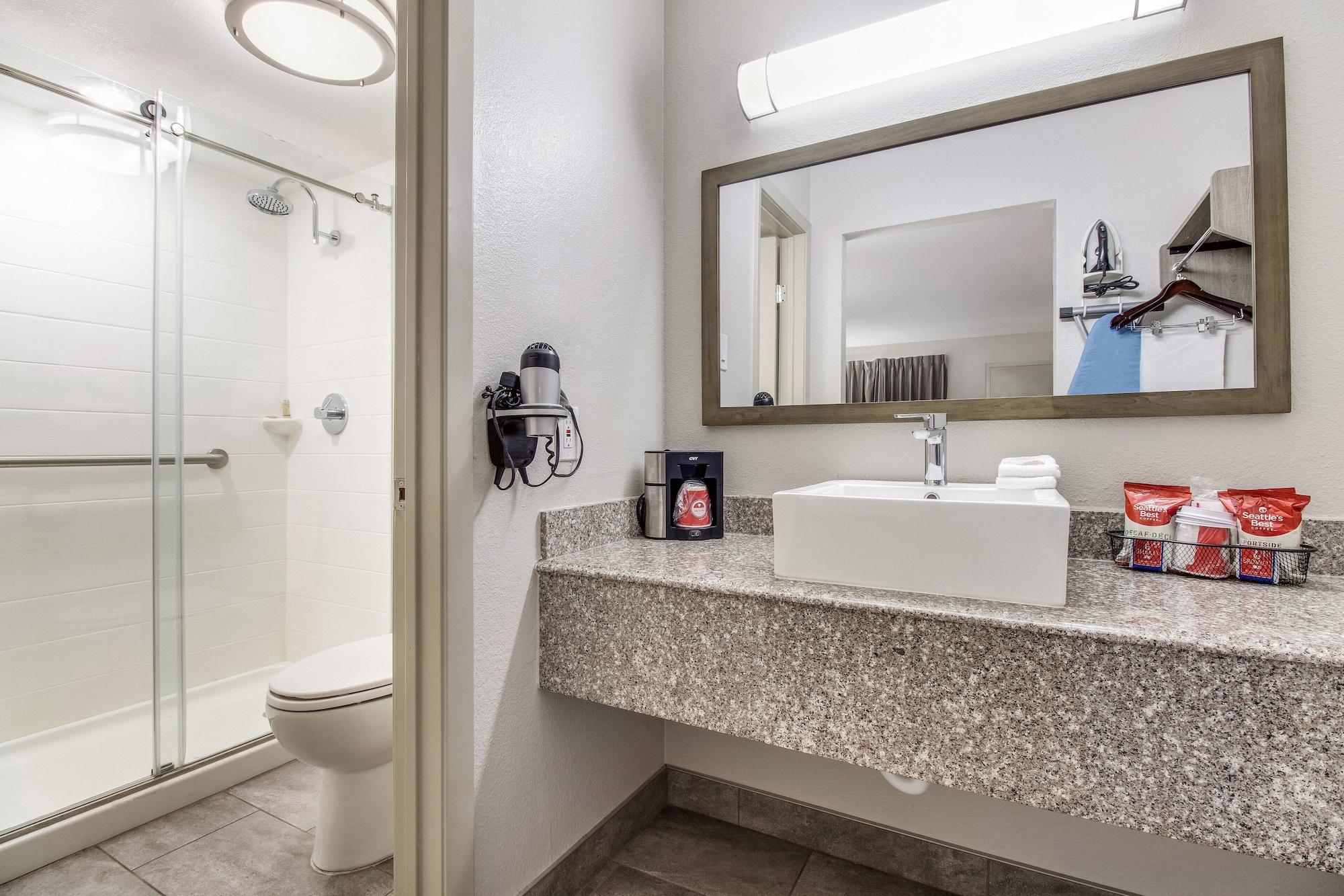 Red Roof Inn Plus+ Dallas - Addison Dış mekan fotoğraf
