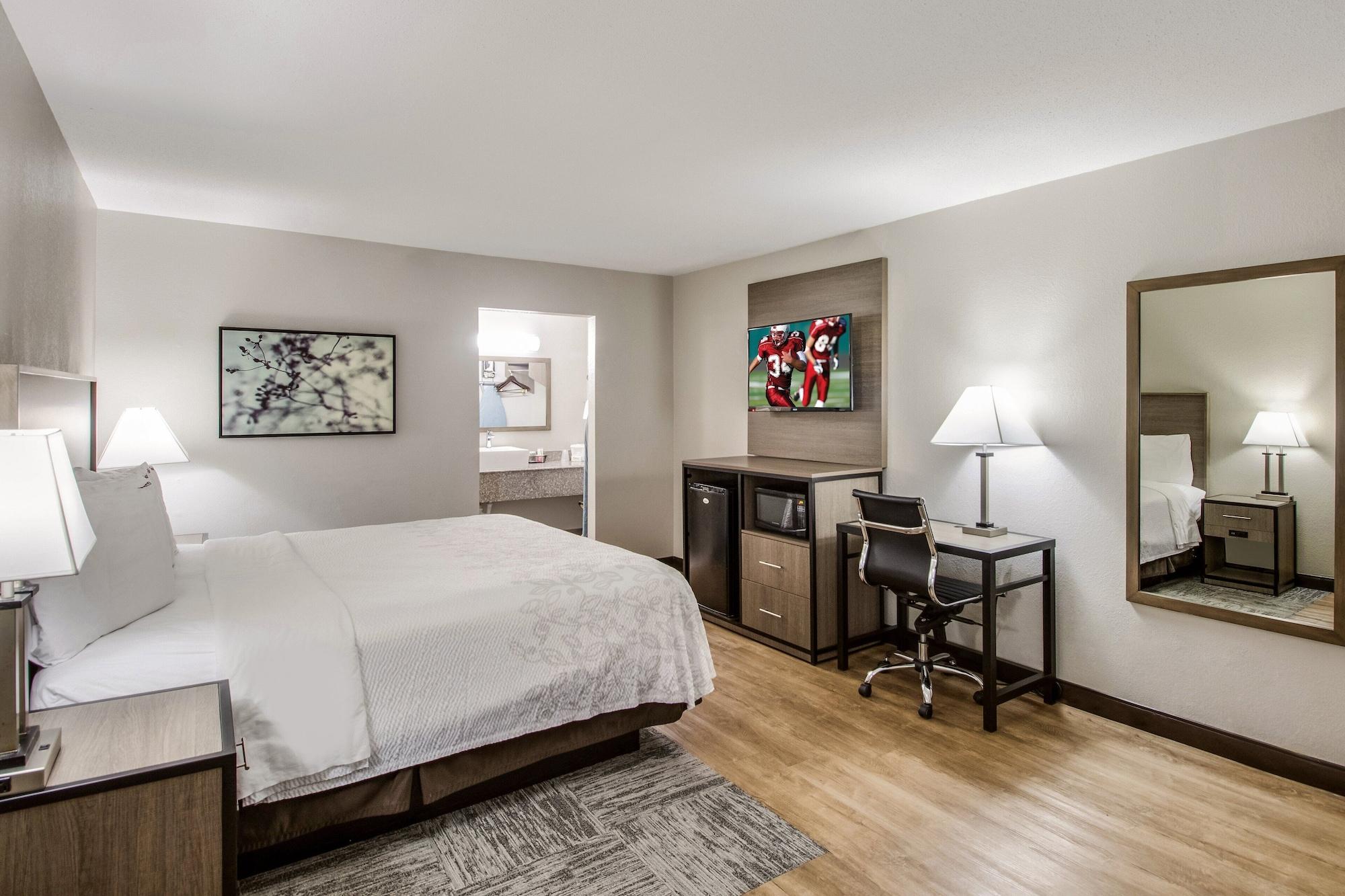 Red Roof Inn Plus+ Dallas - Addison Dış mekan fotoğraf