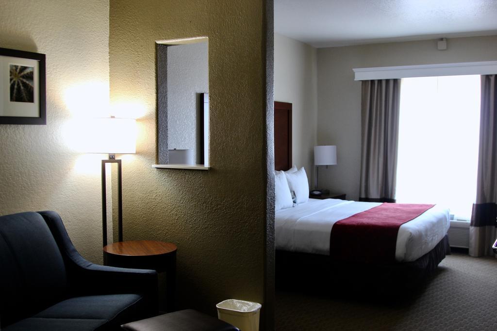 Red Roof Inn Plus+ Dallas - Addison Dış mekan fotoğraf