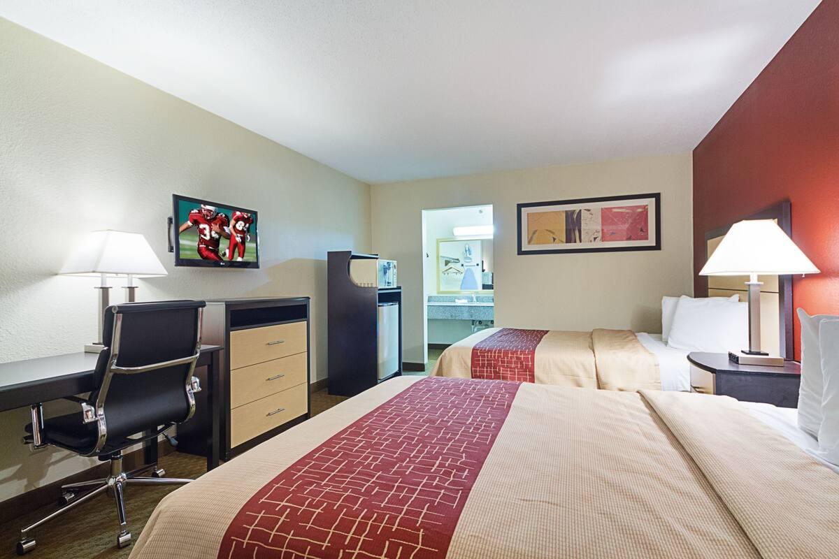 Red Roof Inn Plus+ Dallas - Addison Dış mekan fotoğraf