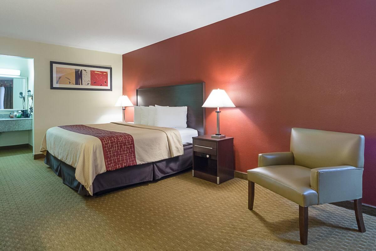 Red Roof Inn Plus+ Dallas - Addison Dış mekan fotoğraf