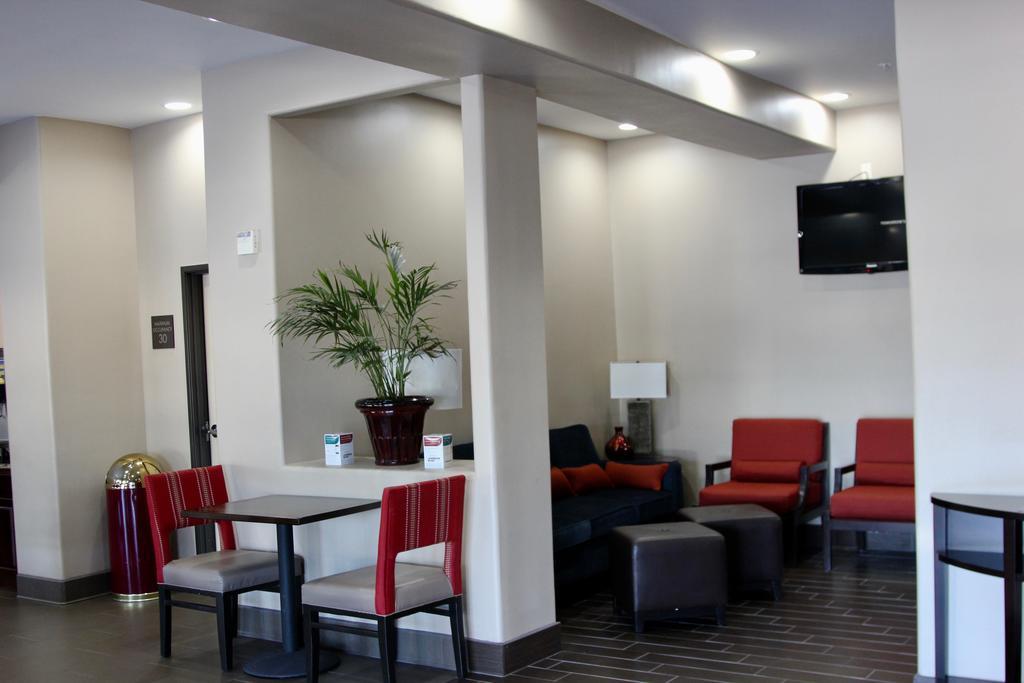 Red Roof Inn Plus+ Dallas - Addison Dış mekan fotoğraf