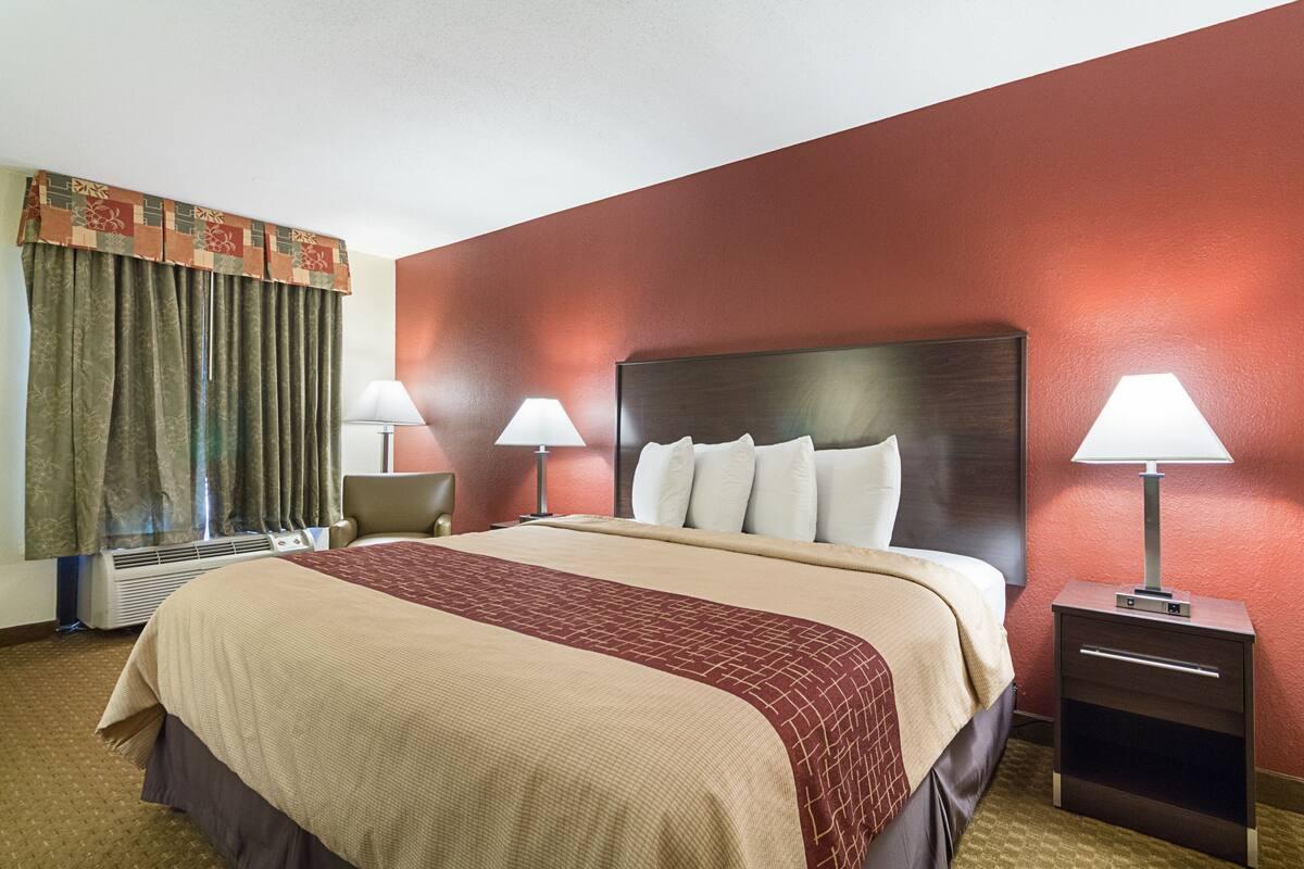 Red Roof Inn Plus+ Dallas - Addison Dış mekan fotoğraf