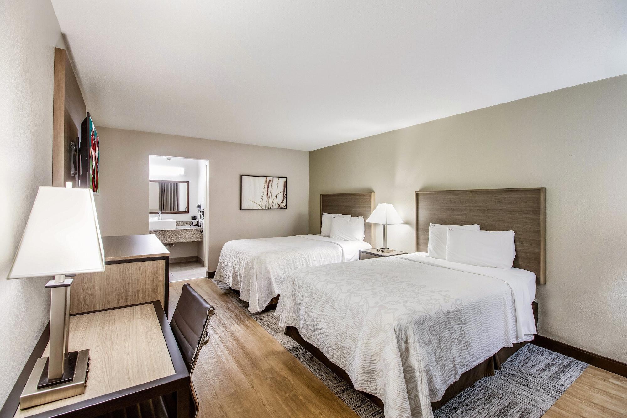 Red Roof Inn Plus+ Dallas - Addison Dış mekan fotoğraf