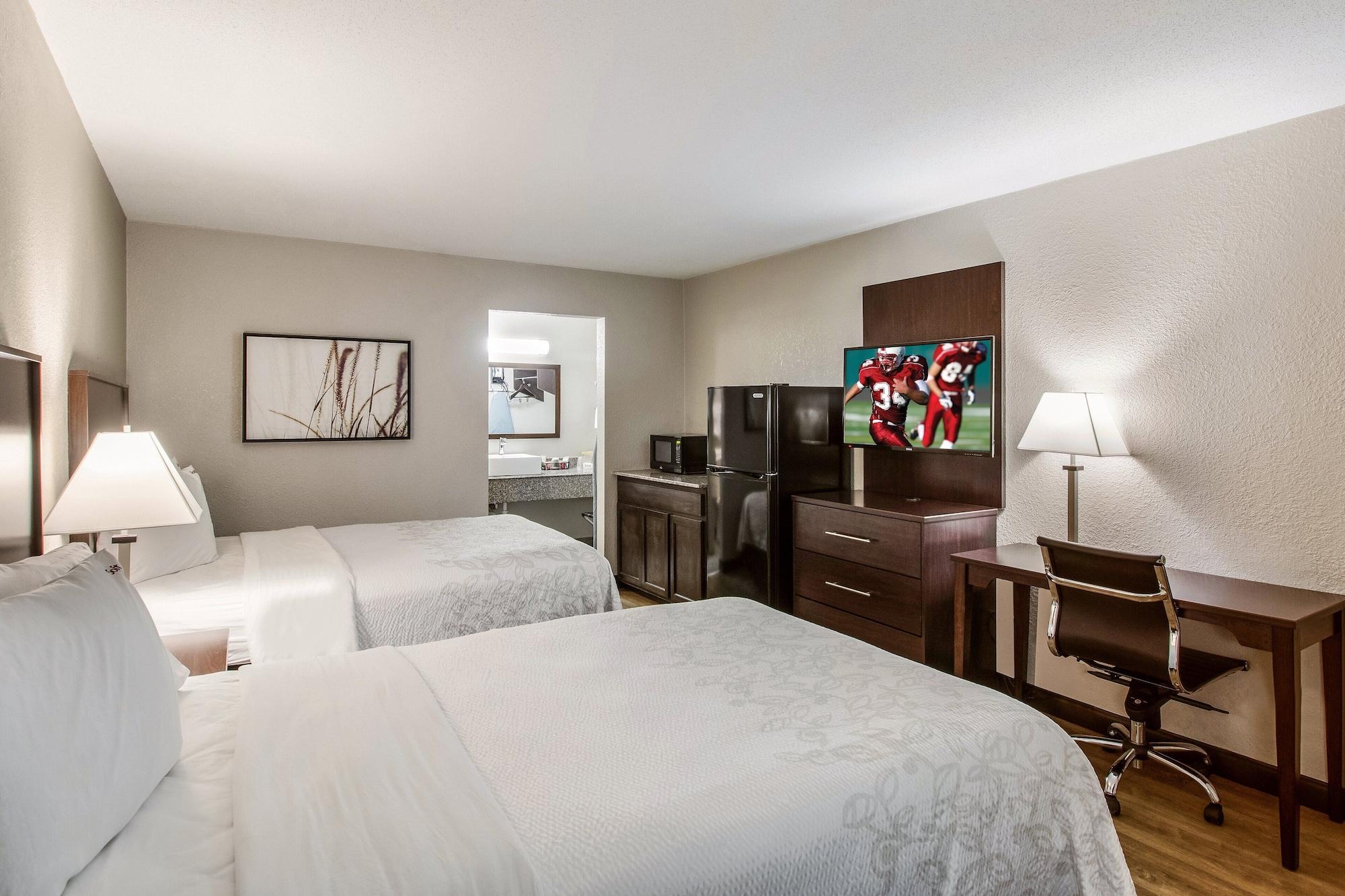 Red Roof Inn Plus+ Dallas - Addison Dış mekan fotoğraf