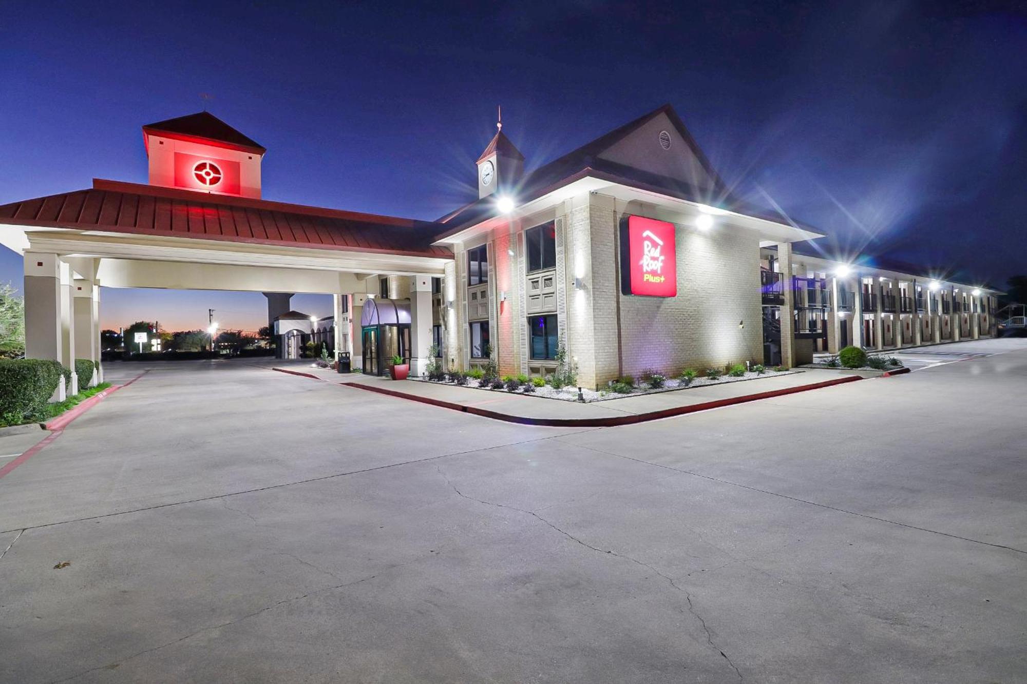 Red Roof Inn Plus+ Dallas - Addison Dış mekan fotoğraf