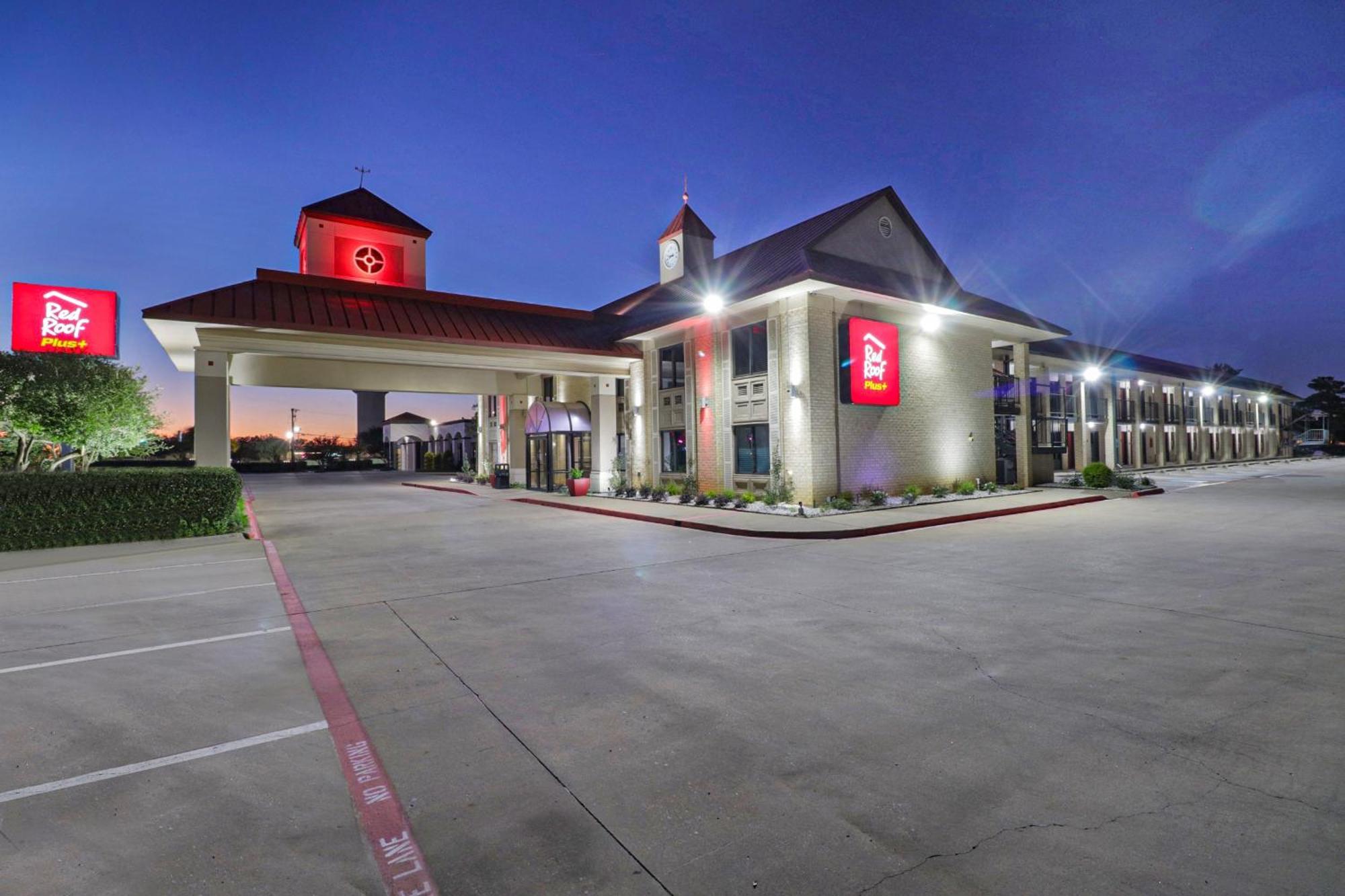 Red Roof Inn Plus+ Dallas - Addison Dış mekan fotoğraf