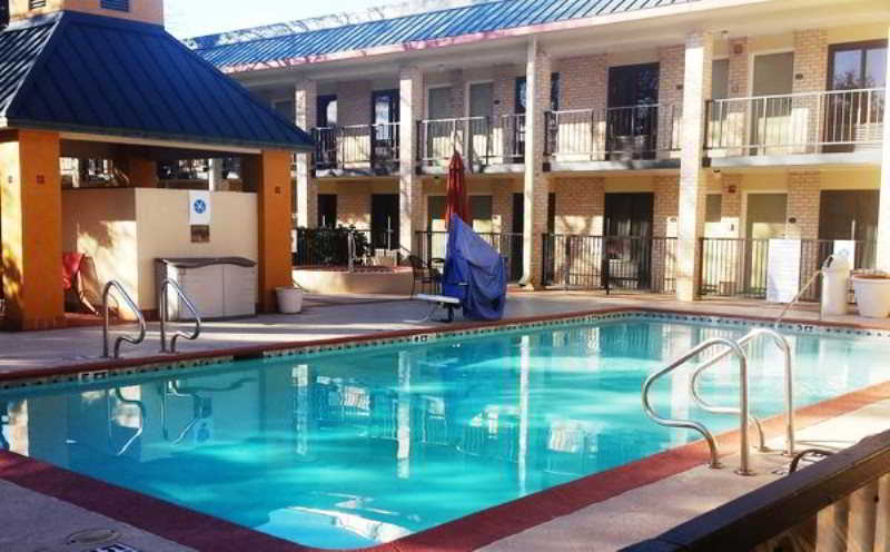 Red Roof Inn Plus+ Dallas - Addison Dış mekan fotoğraf
